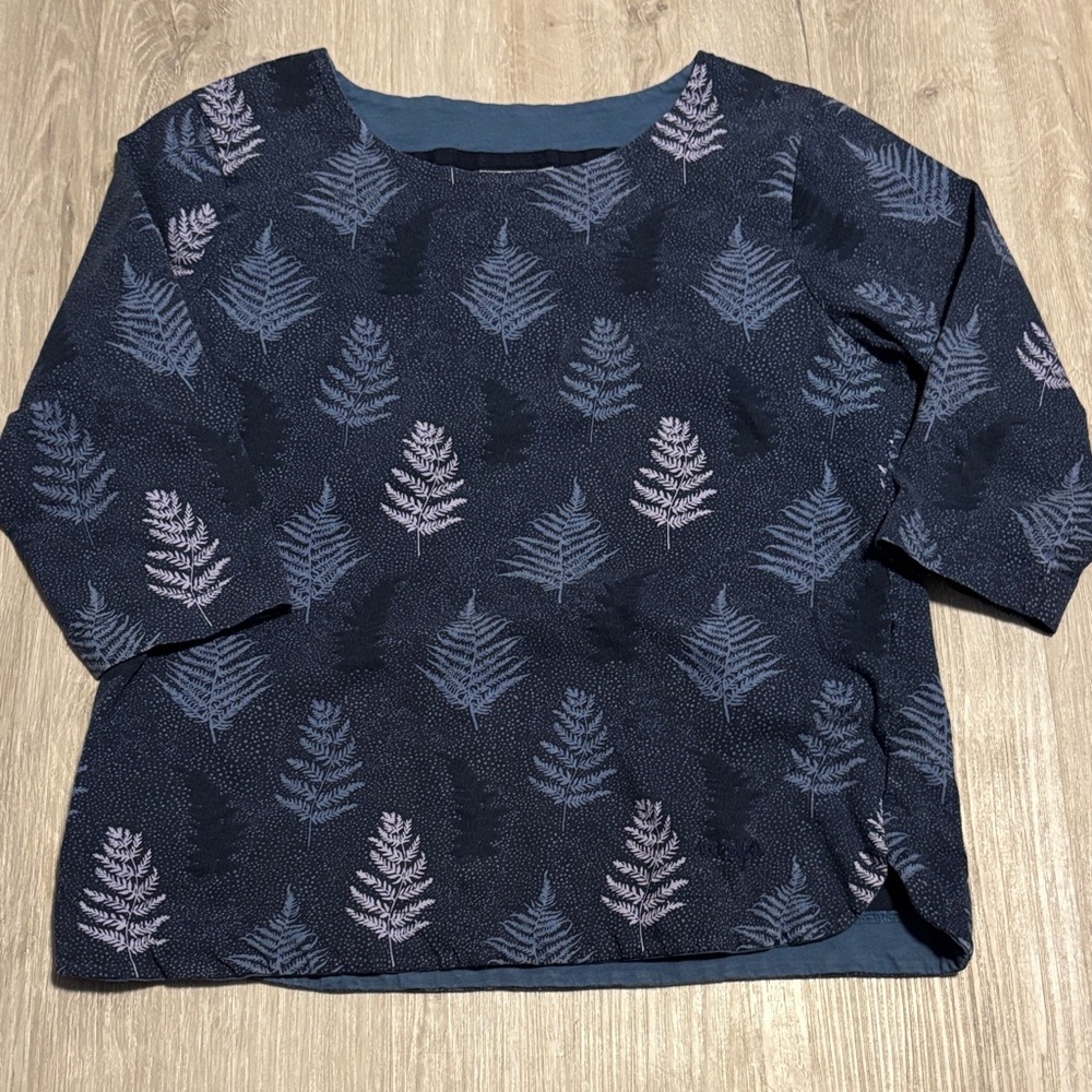 Weird Fish Navy Blue‎ Leaf Pattern Women's Top
